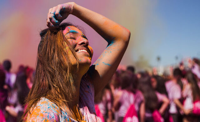 Delight In Hassle-Free Holi – – Get Drench in the Colours of Goodness!