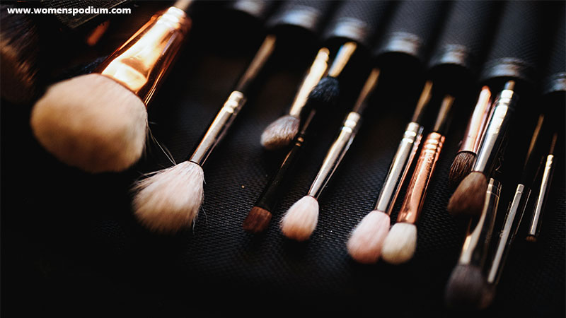 clean under water - how to clean makeup brushes