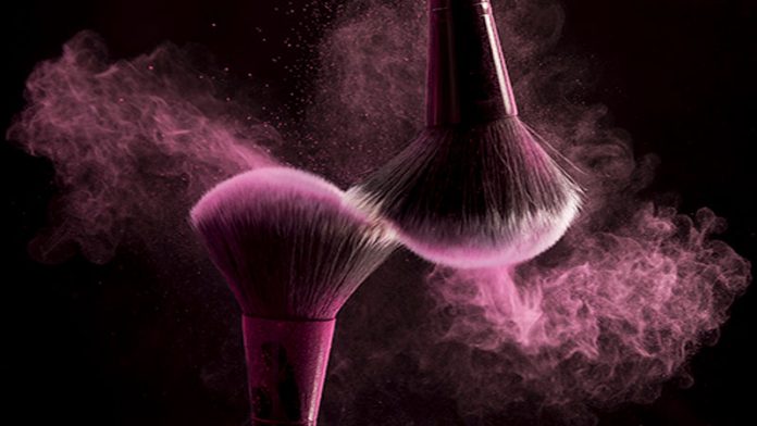 easy ways to clean makeup brushes - how to clean makeup brushes