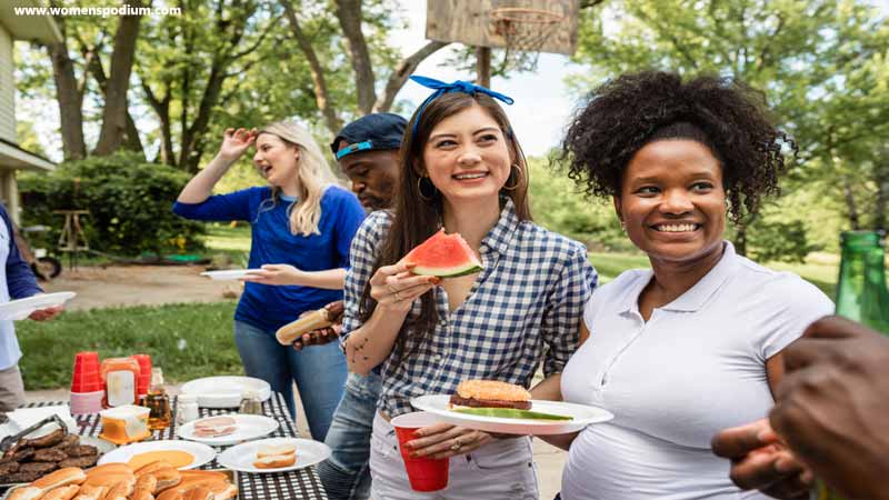 Befriend your neighbors - make friends in a new city